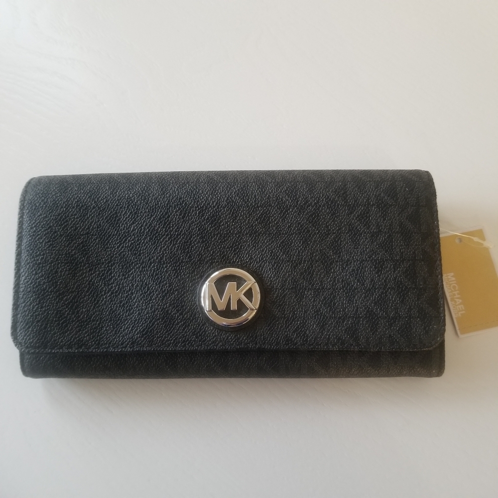 New Michael Kors Fulton Signature Flap Continental Wallet Minor Hardware Scuff